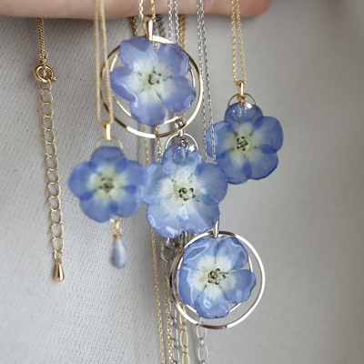 ハシビロコウ(手描き) レジンヘアゴムブローチポニーフックペンダント