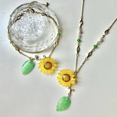 本翡翠ペンダント兼ブレスレット飾りk18 高氷ヒスイ ルビー クリスタル種