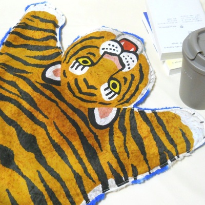 値下げ中】虎の絵 編み物 籐の額