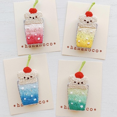 銀の持ち手に美しい黄銅のフォーク2点（デザート、オードブル用