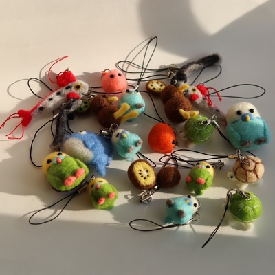 シマエナガちゃん(手描き) レジンヘアゴム　ブローチ　ポニーフック　ペンダント シマエナガちゃん(手描き) レジンヘアゴム ブローチ ポニーフック