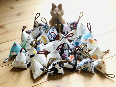 12点セット] 黒猫とピンク猫とワンとサボテンのキーホルダー